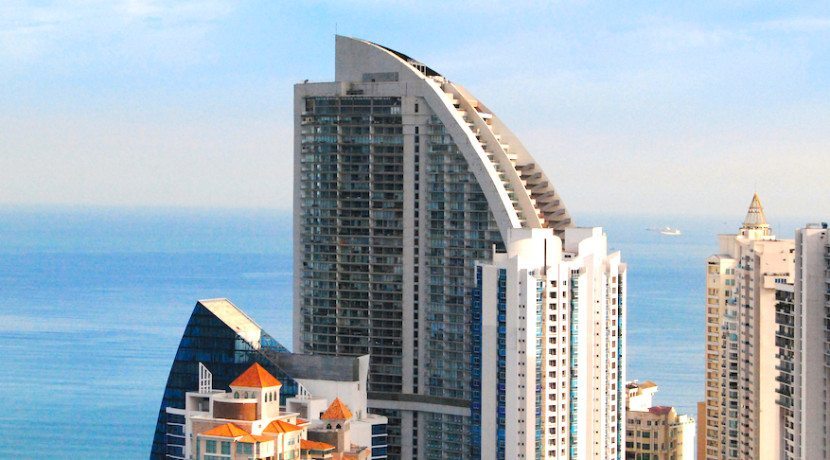 How Does Living in Punta Pacifica Compare to Other Luxury Markets in Panama City?