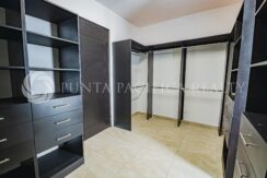 AQM1118-21A0closet#22Aquamare18A