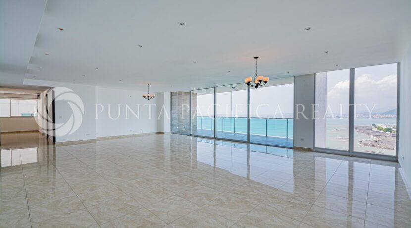 AQM1118-21A0livingroom#21Aquamare18A