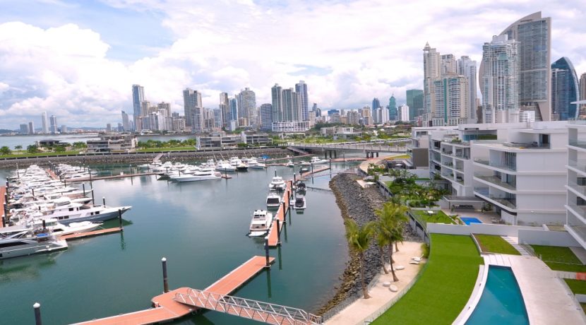 Toronto Couple Finds New Life in Panama