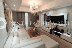 Sold | 2 Bedroom Apartment | Beautiful City and Oceanviews | PH Yacth Club