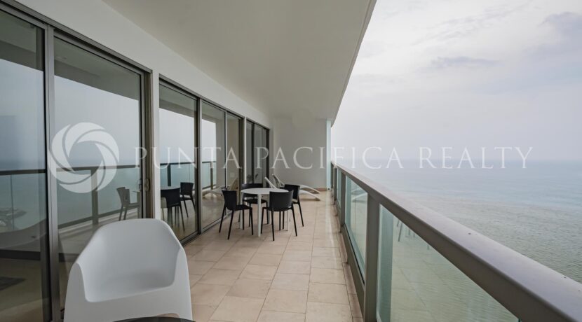 TOC2403-0203balcony#2Toc3103
