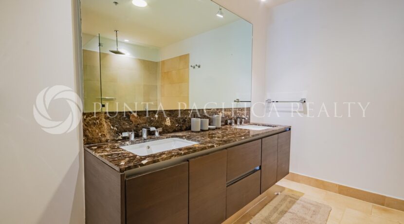 TOC2403-0203bathroom#5Toc3103
