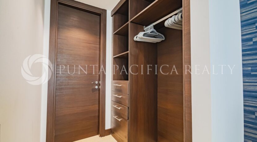 TOC2403-0203closet#9Toc3103