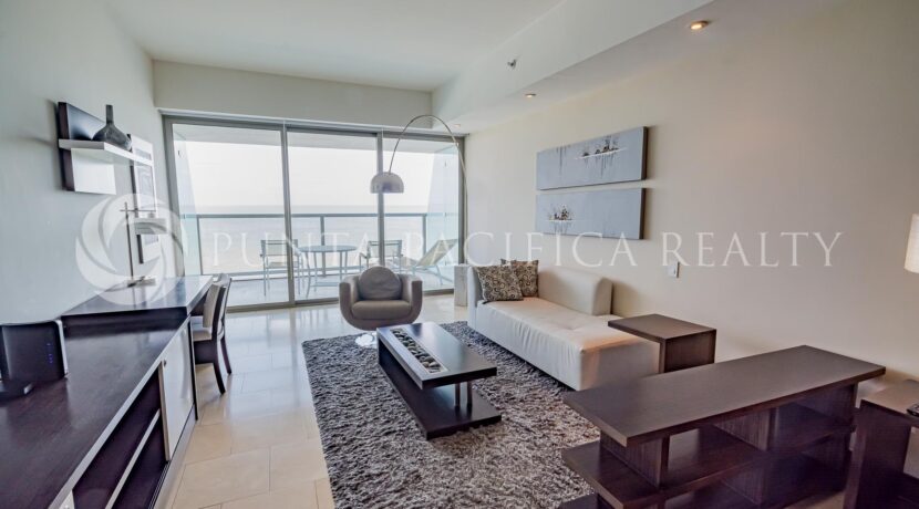 TOC2403-0330livingroom#2TOC
