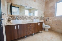 QTW2447-040Abathroom#5QTower47A