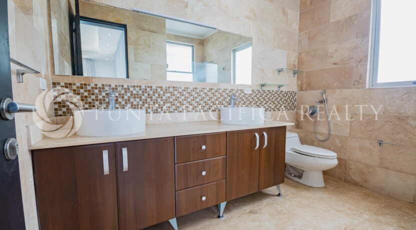 QTW2447-040Abathroom#5QTower47A