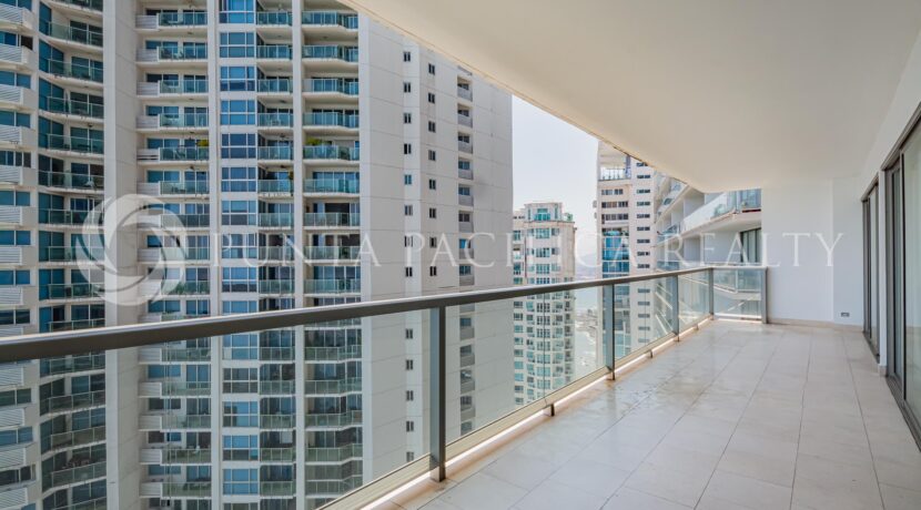 TOC2443-0405balcony#4TOC