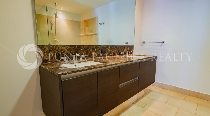 TOC2443-0405bathroom#7TOC