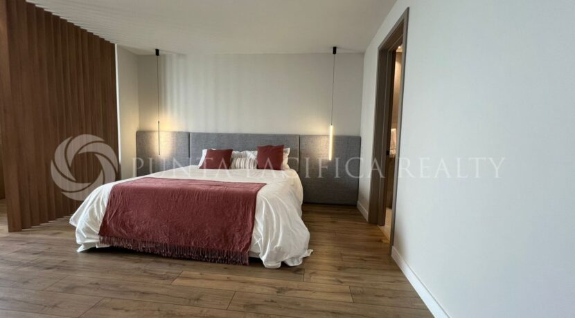 OCE2415-0502room#6Oceanaire