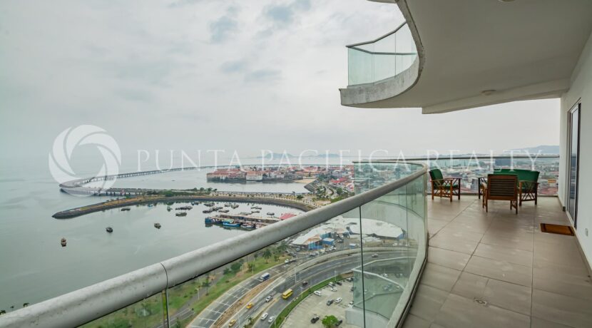 TDS2423-0401balcony#10TheSands