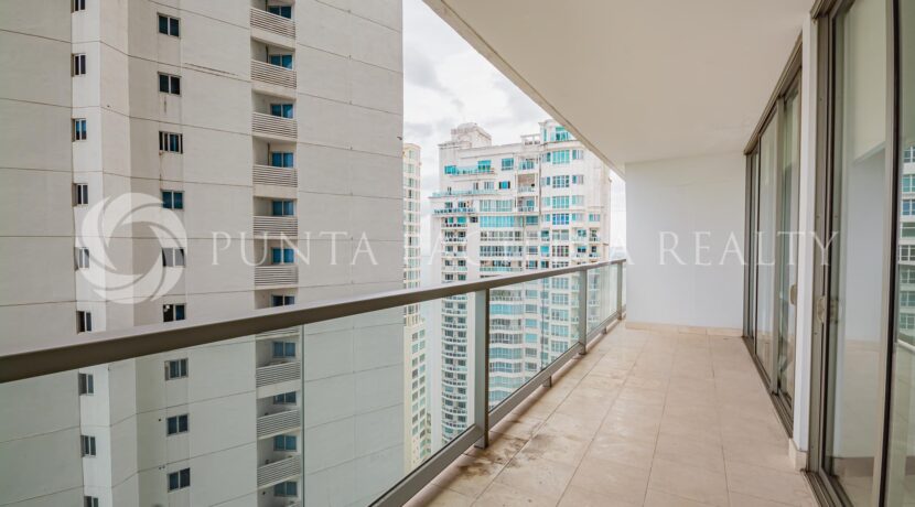 TOC2439-0509Balcony#1TOC