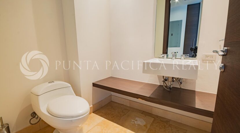 TOC2439-0509bathroom#12TOC