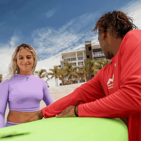 Actividades acuaticas en Playa Caracol Panama con surf, jet ski, kayak y pesca