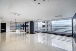 For Sale | For Rent | Spacious 3-Bedroom Apartment Steps from the Cinta Costera